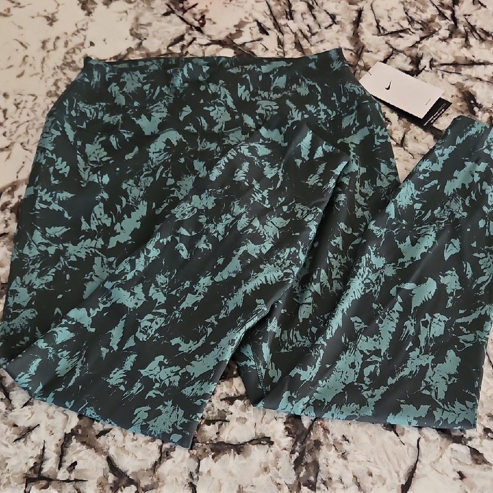 Nike Teal and Black Abstract Leggings